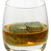 5801 Whisky stones in glass